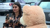 Mexican bakery uses giant teddy bears to help customers with social distancing