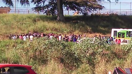 Download Video: Longa fila de carros se formou no Complexo Penitenciário do Xuri, em Vila Velha