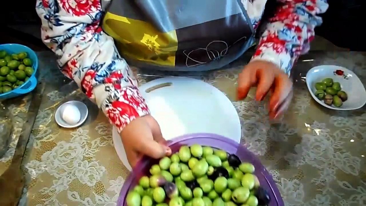 بعد تخليل وتصبير الزيتون الاخضر بالبيت - Façon Olive conserveAprès - المطبخ التونسي - Tunisian Cuisi