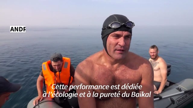 Des nageurs russes traversent le Baïkal pour le protéger