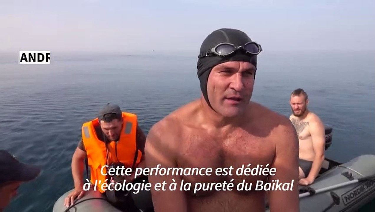 Des nageurs russes traversent le Baïkal pour le protéger