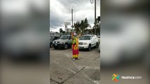 tn7-Payaso reaparece para dar apoyo a la Policía de Tránsito-050820