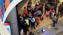 Grupos Peruanos Se Presentan Para Público Peruano En Centro Comercial Plaza Lima Norte