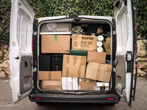 L’incroyable butin d’un livreur qui volait les colis des clients