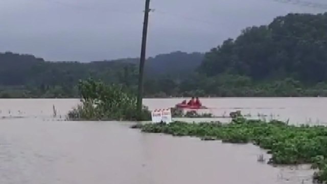 불어난 물에 고립됐던 파주 농어촌공사 직원 4명 구조 / YTN