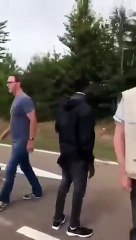 Migrants à l'intérieur d'un coffre de toit