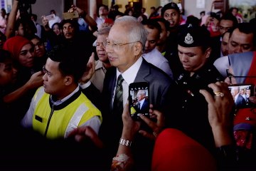 Video herunterladen: Najib demands for case to be heard at KL High Court