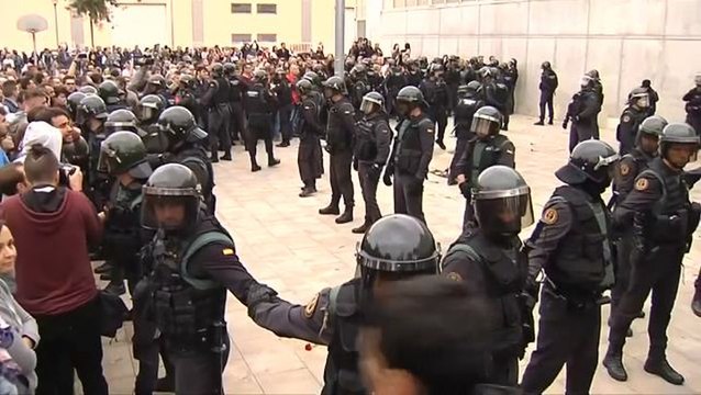 Spanish police move to prevent Catalonia independence vote