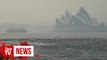 Bushfire smoke chokes Sydney