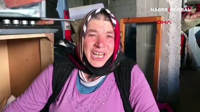 Evleri yanan aile gözyaşlarına boğuldu