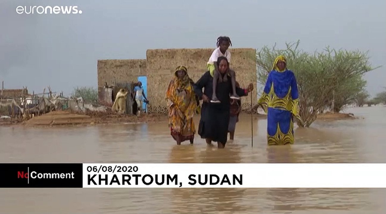 Displaced Sudanese seek shelter amid deadly flood