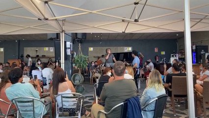 La Guardia Civil interviene en un concierto de Iván Ferreiro y desaloja la playa