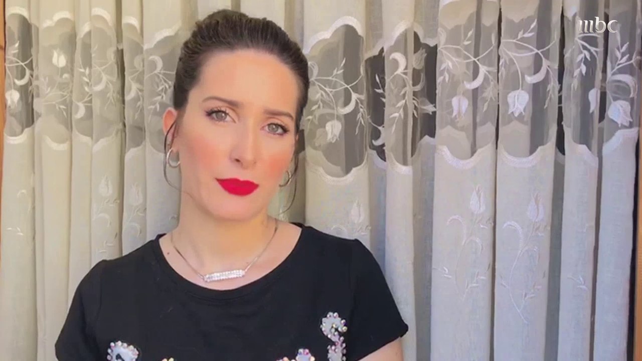 النجمة الجزائرية كنزة مرسلي تشهر الكارت الأبيض والأصفر والأحمر لهؤلاء