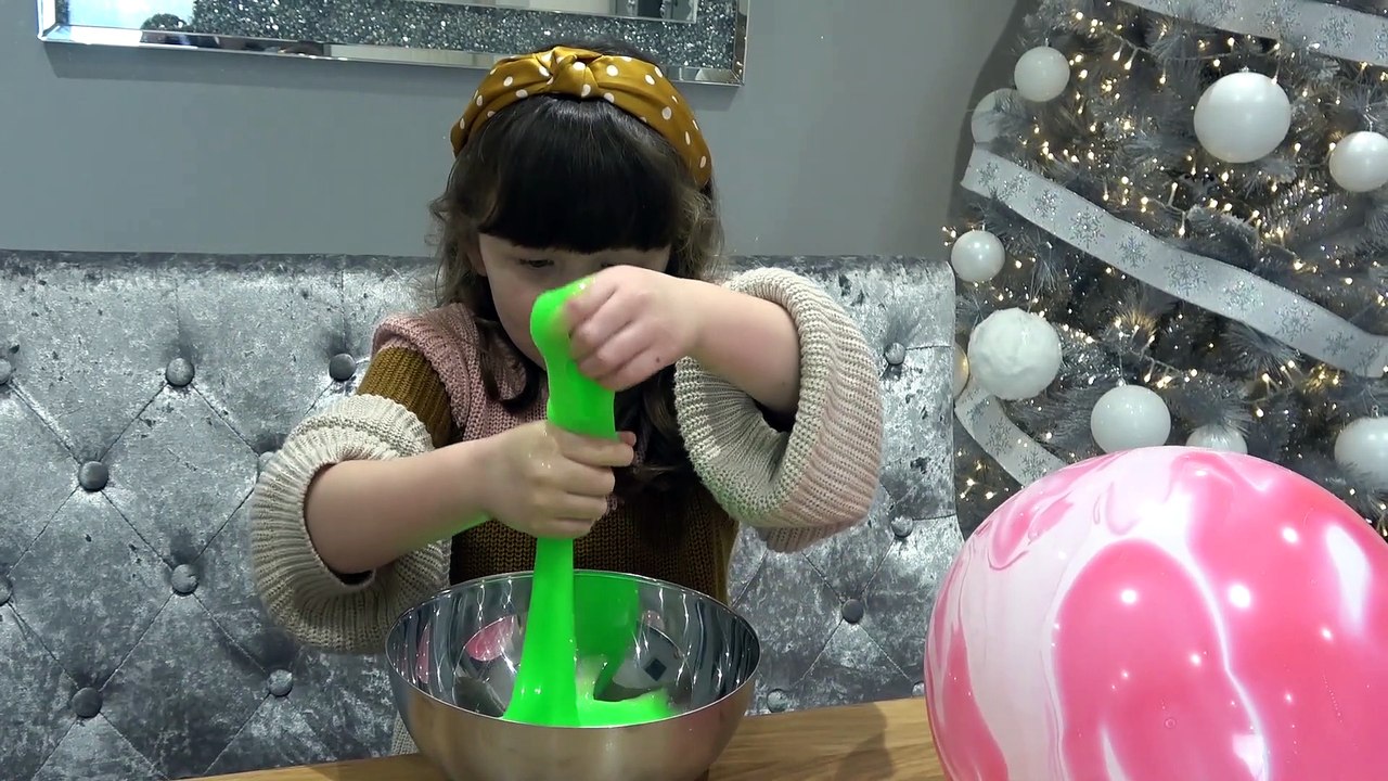 Sophia Isabella e Alice Fazendo um Desafio