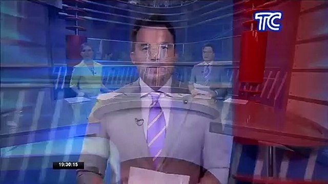 Bomberos trabajan en incendio forestal registrado al noroeste de Guayaquil