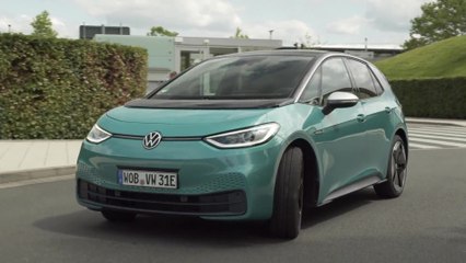 Volkswagen ID.3 1st Edition in Makena Turquoise Driving Video