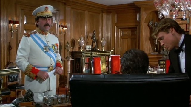 James Bond LICENCE TO KILL Movie Clip - Bond tries to assassinate Sanchez