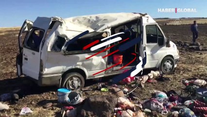 Tarım işçilerini taşıyan minibüs devrildi! 1 ölü, 25 yaralı