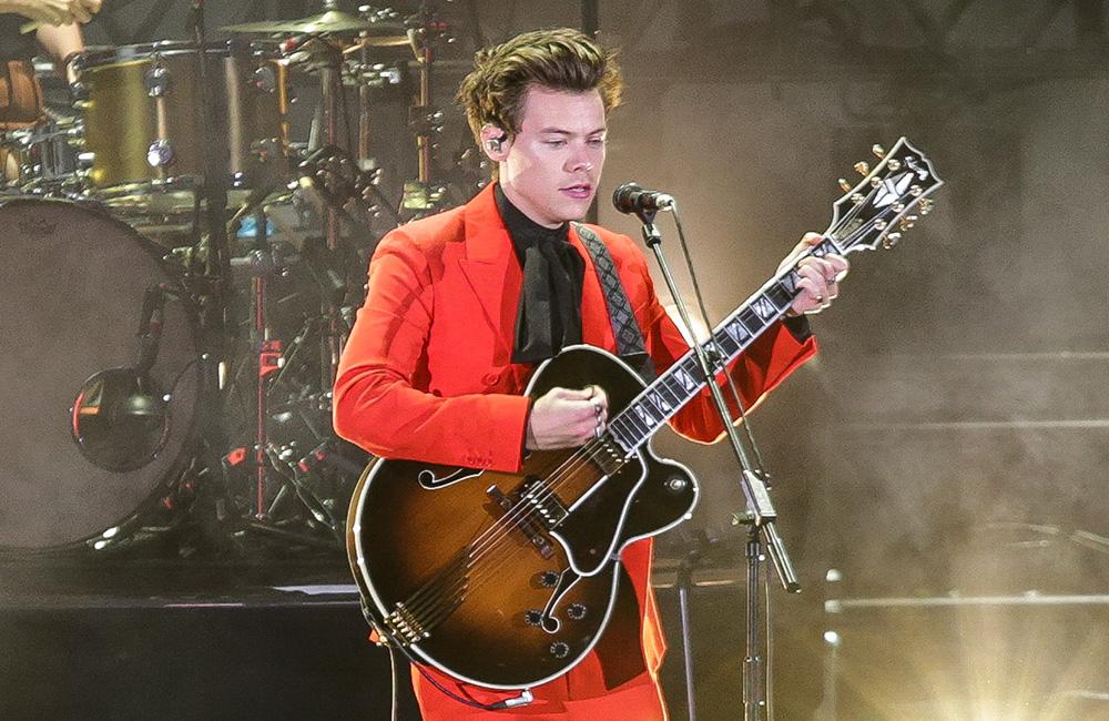 Video Harry Styles multimilionario a 26 anni: ecco quanto è ricco