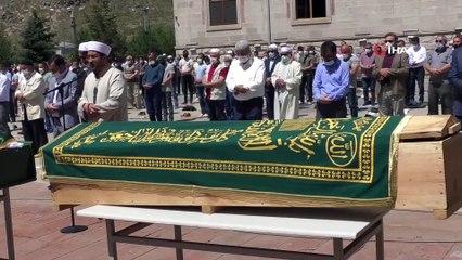 Trafik kazasında hayatını kaybeden 4 kişi Kars’ta toprağa verildi