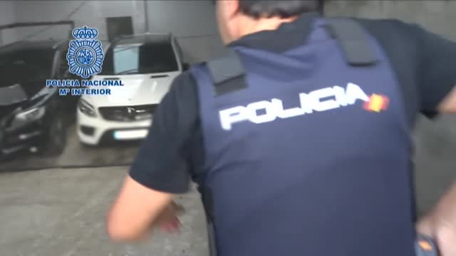 Localizado un garaje en Algeciras en el que se escondían coches utilizados para el transporte de hachís