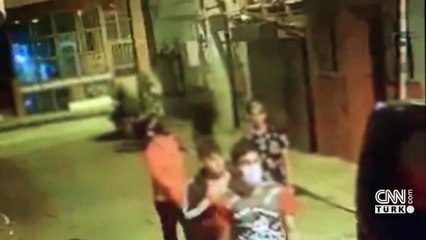 10 Afgan uyruklu kişiyi soymuşlardı. Silahlı gaspçılar yakalandı | Video
