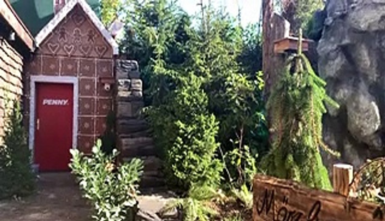 Promi Big Brother 2020: Rundgang durch den neuen 'Märchenwald'