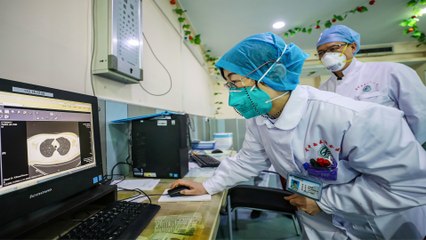 “Cuộc chiến” chống Covid-19: Bắt đầu thời kỳ cao điểm | VTC