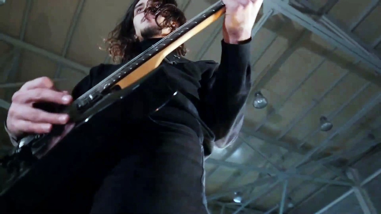 36) Music.  Guitar Bass.  Dream Boat. Coyote Hearing. Dance et électro.  Dramatique