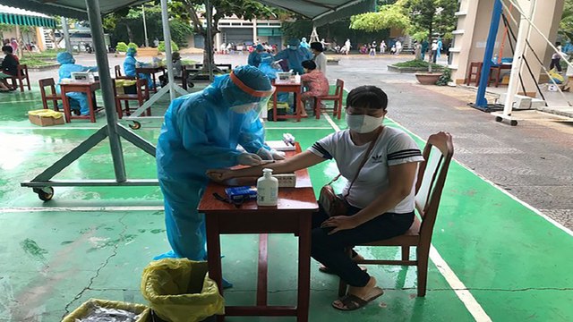 Hà Nội: Xét nghiệm Covid-19 trên diện rộng cho hơn 50.000 người | VTC