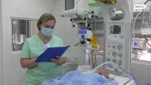 Пусть мама напишет. Кемеровские медсестры читают младенцам в реанимации письма от родителей