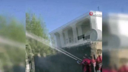 Saman yüklü tır alev aldı, araç küle döndü