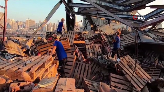 AFAD ekipleri Beyrut'ta arama kurtarma ve yardım faaliyetlerine devam ediyor