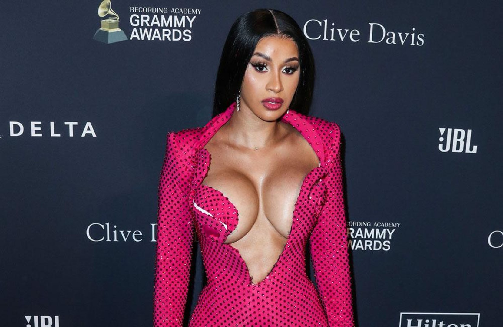 ⁣Cardi B didn't feel welcome in music industry