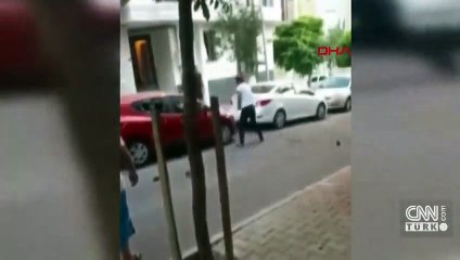 Eşiyle kavga eden kişi otomobilinin camlarını böyle kırdı | Video