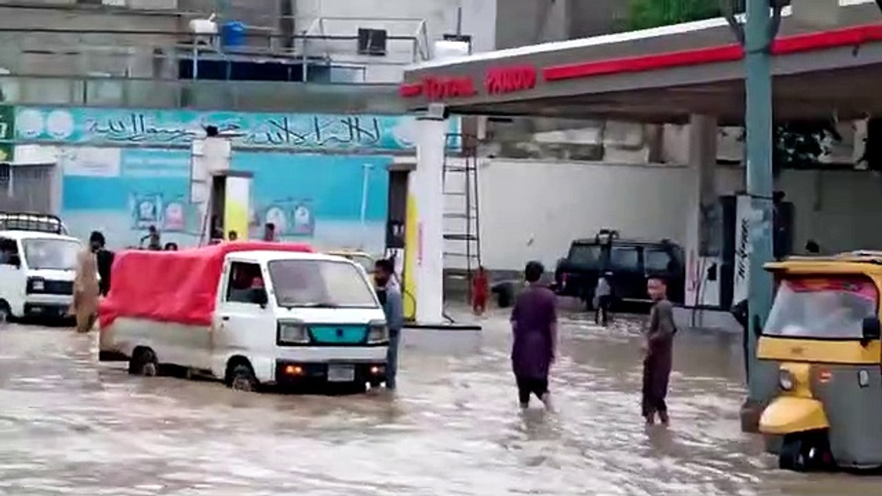 rain in karachi