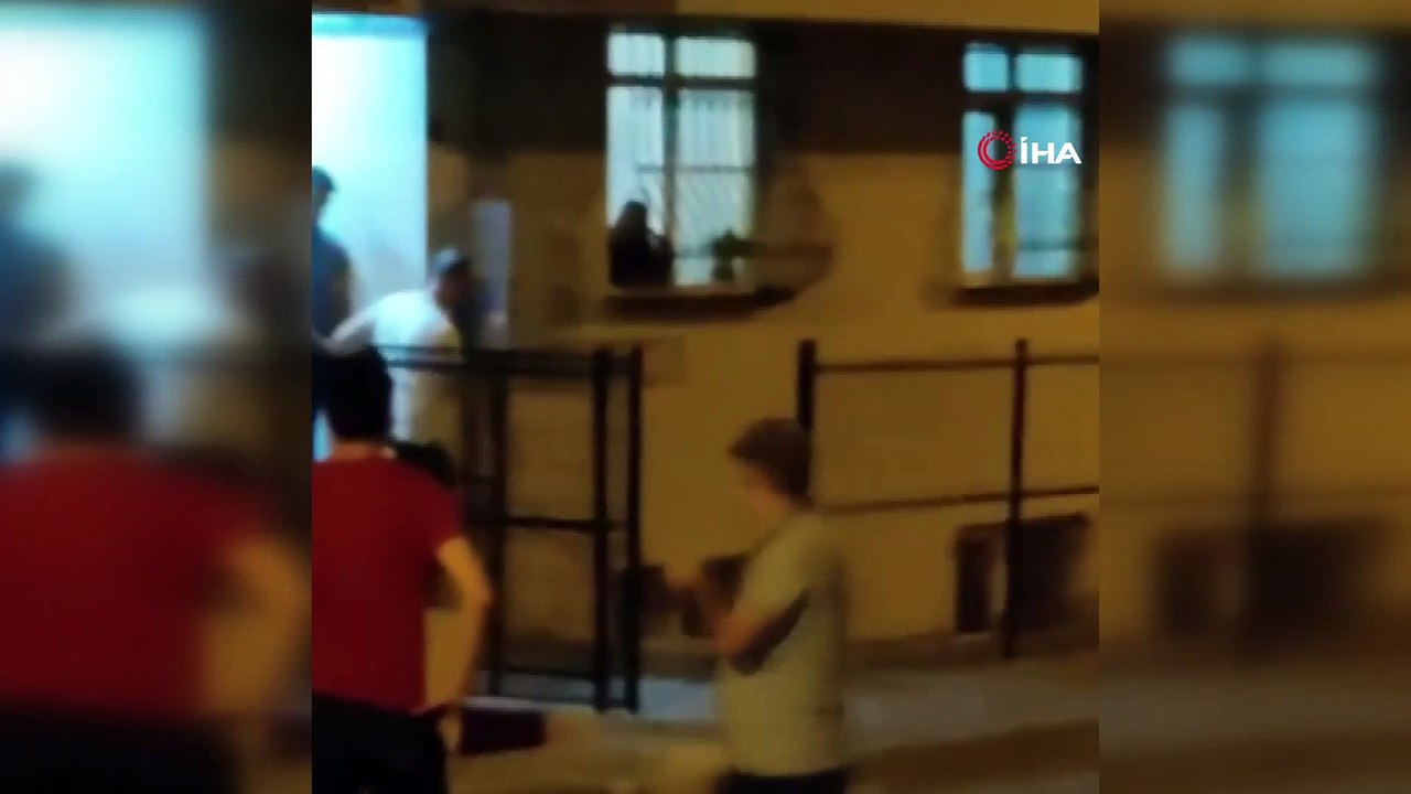 Küçükçekmece’de korku dolu anlar.. Kadını silahla rehin aldı sonra intihar etmeye kalkıştı