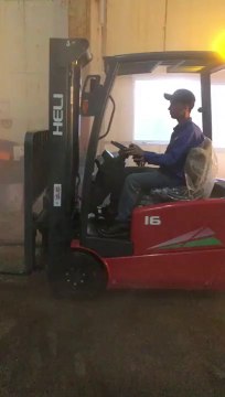 Xe nâng điện kho lạnh . Xe nâng heli hoạt động trong nhiệt độ âm. LH 0988146390