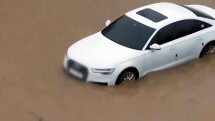 물폭탄에 잠긴 차량들... YTN 제보 영상으로 본 현장 / YTN