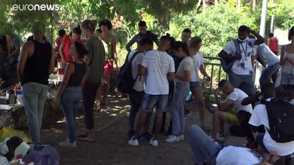 بعد رحيل الصليب الأحمر.. مهاجرون تركوا لمصيرهم في مدينة فنتيميليا الإيطالية