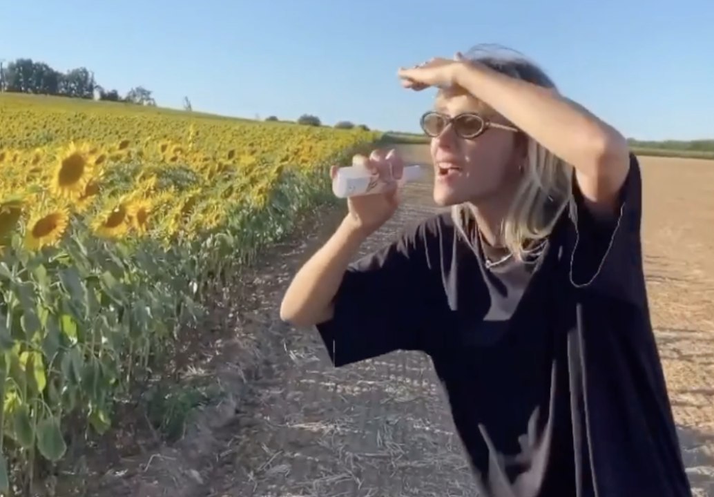 Angèle : sa performance endiablée... au "Tournesol Festival" !