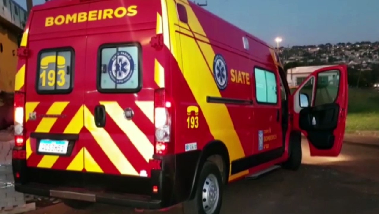 Jovem fica com a mão presa em cilindro elétrico em pastelaria no Bairro Floresta