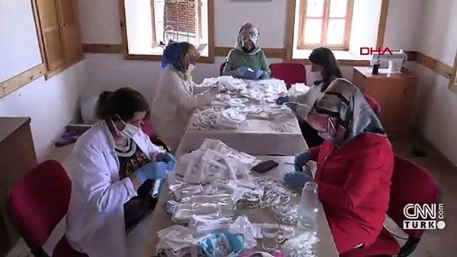 İşitme engellilere kolaylık için şeffaf maske | Video