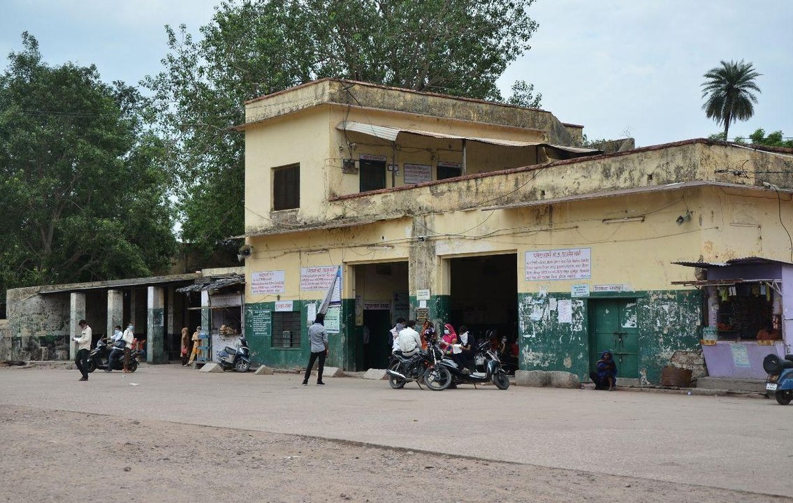 Bundi bus stands