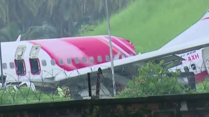 Al menos 18 muertos y más de 100 heridos tras estrellarse un avión en la India