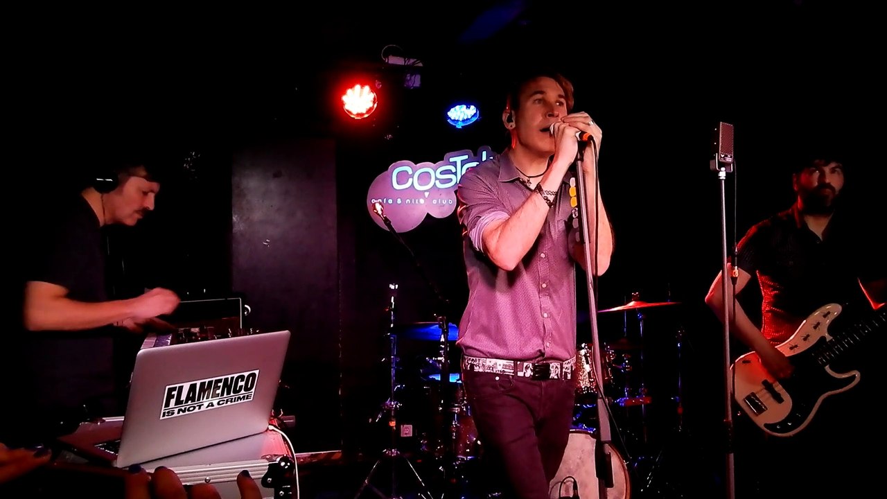 Fominder - Cuando Despierto (Directo Costello Club Madrid)