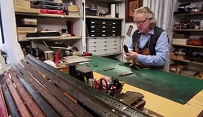 Wie man einen Ledergürtel macht _ SWR Handwerkskunst-T5bdKDtB19o_x264