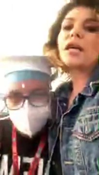 Itati Cantoral en camerinos maquillandose para grabaciones La mexicana y el guero instagram live (08.08.2020)