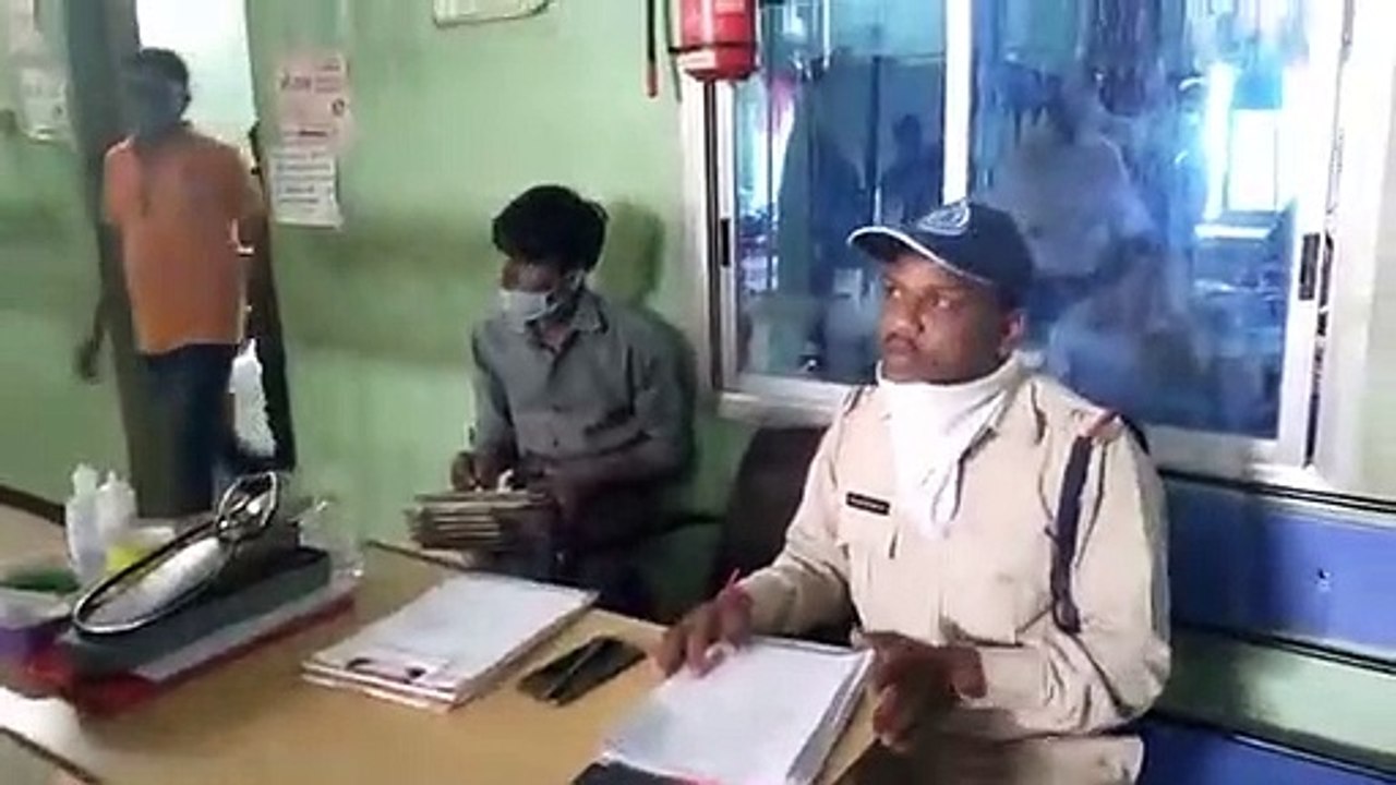 रोजवास टोल टैक्स वाले मामले में मक्सी पुलिस ने...