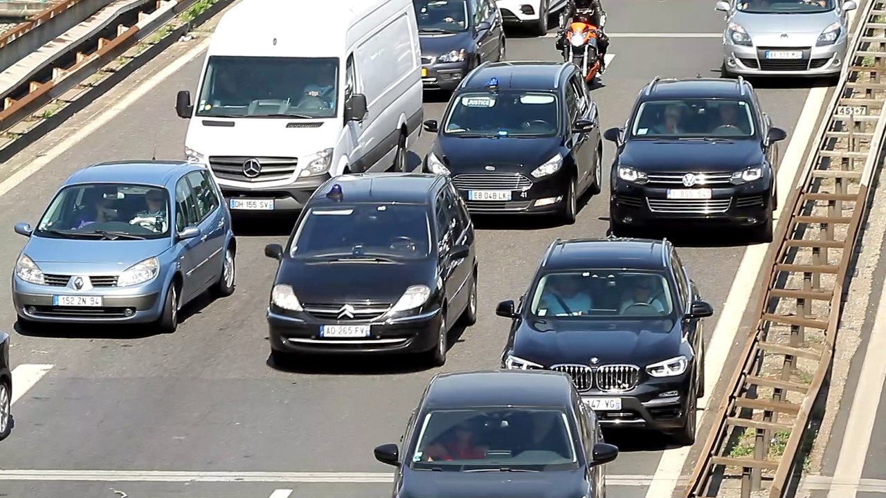 Citroën C8 et Ford Galaxy des ERIS